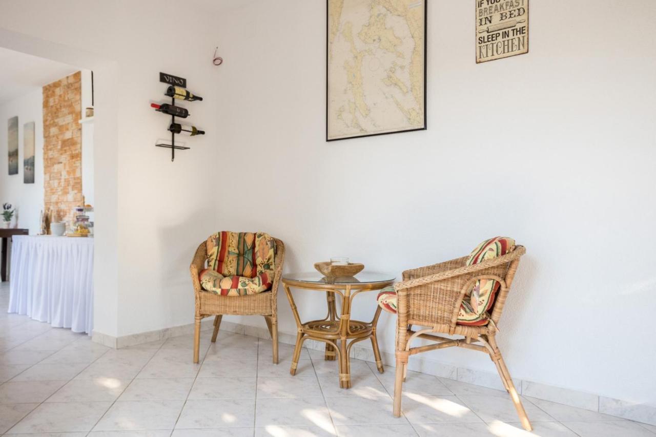 Dubasa B&B Vantacici Bagian luar foto